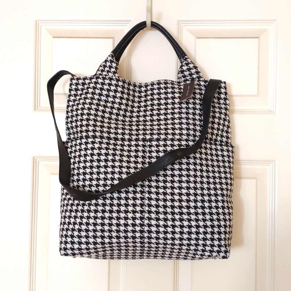 NWT. The Limited Houndstooth pattern shoulder/crossbody bag w/big front pockets.